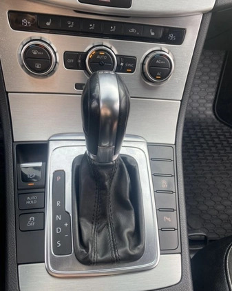 Volkswagen Passat cena 32600 przebieg: 285410, rok produkcji 2012 z Debrzno małe 191